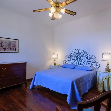 4 Bedroom Pet Friendly In *