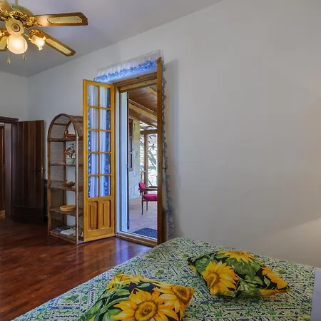 4 Bedroom In Сasa de vacaciones Pergola