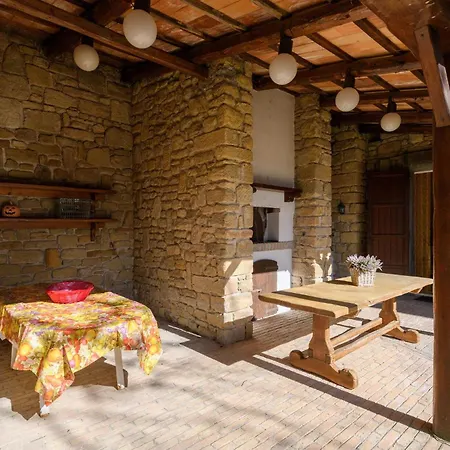 4 Bedroom Pet Friendly In