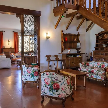 Casa vacanze 4 Bedroom In *