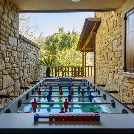 Holiday home 4 Bedroom Pet Friendly In