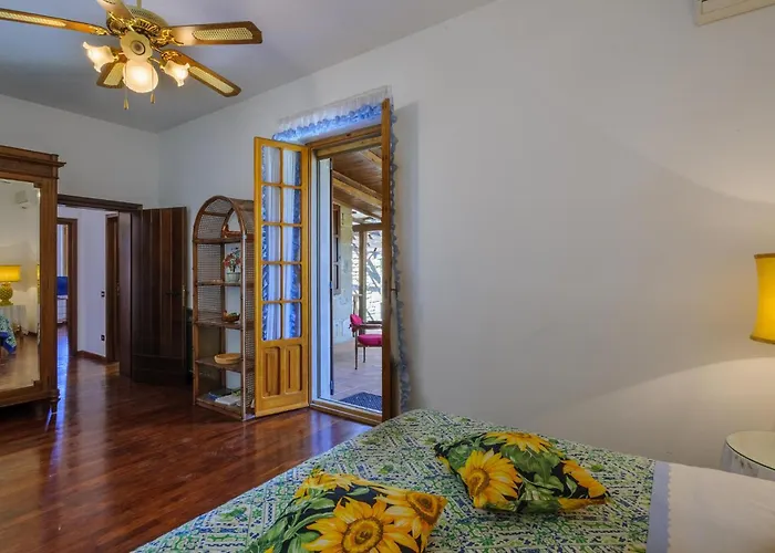 4 Bedroom In Сasa de vacaciones Pergola