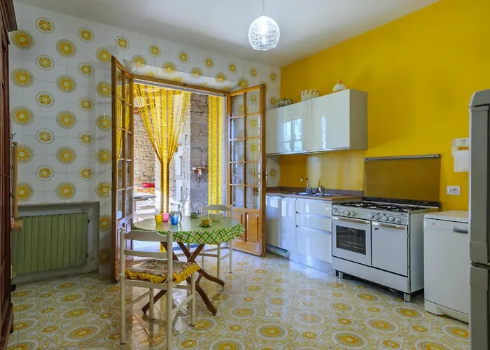 4 Bedroom In Сasa de vacaciones Pergola